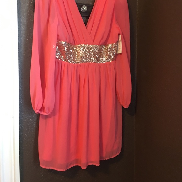 NWT queen of hearts dress check pics for color - Picture 3 of 6